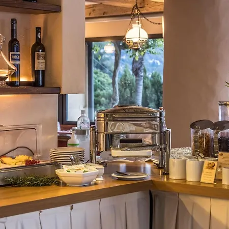 Boutique La Rocca Hotell 4*